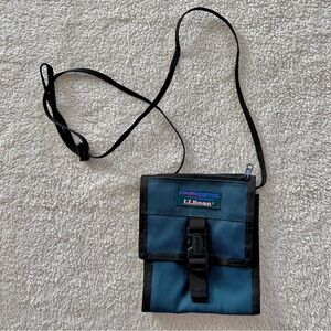 L.L. Bean Teal Belt Bag with Black Accents